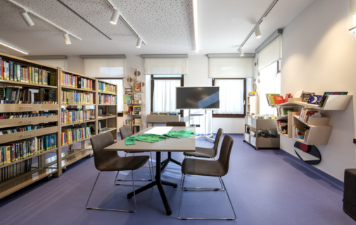 Foto der Öffentlichen Bibliothek Pfatten (© Manuela Tessaro)